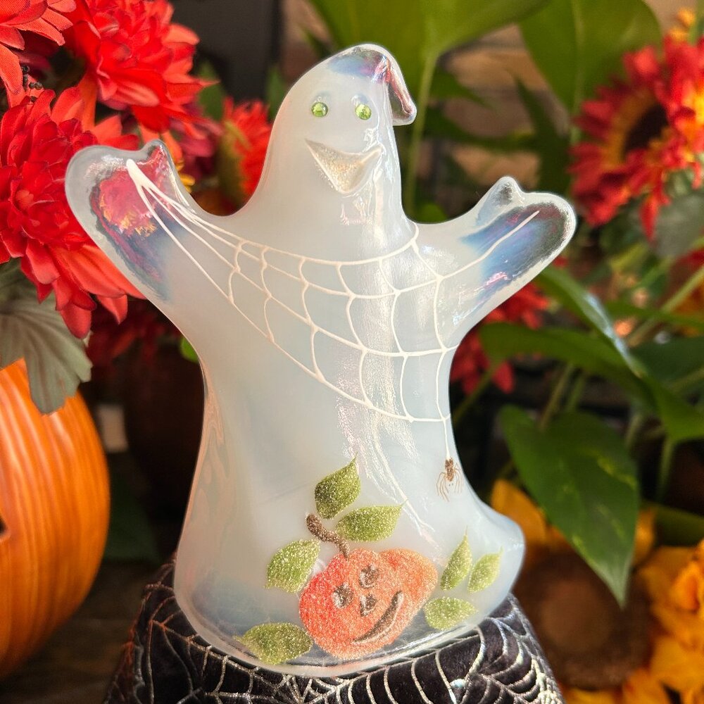 2004 RARE/MINT Fenton Halloween Ghost “Boo Boo” signed by Scott Fenton (#291)
